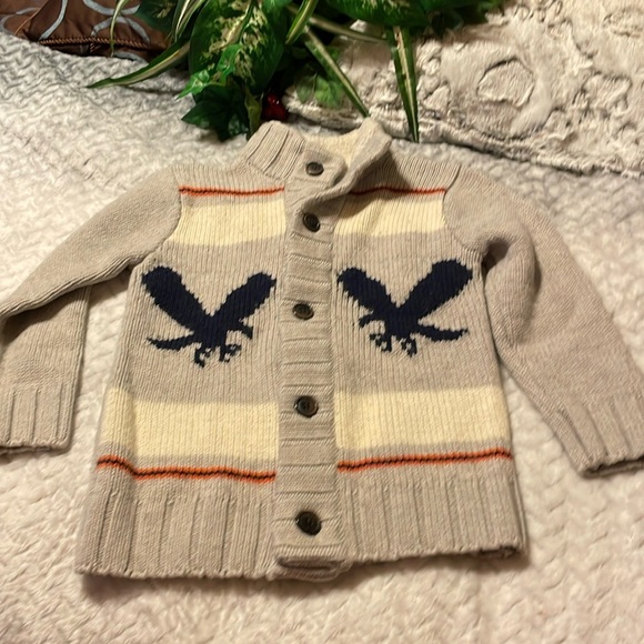 Crazy 8 Other - Warm & Cozy CRAZY 8 CABLE KNIT SWEATER W BIG WOOD BUTTON & CREW NECK COLLAR SZ S